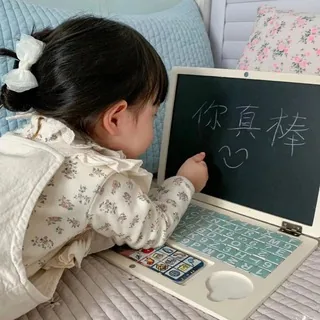 幼儿园扛把子🧏🏻‍♀️ 头像