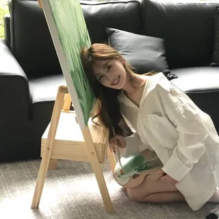 舒儿短暂兼职 头像