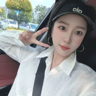 芮宁💋🐍吻天然D啵😜游民兼直 头像