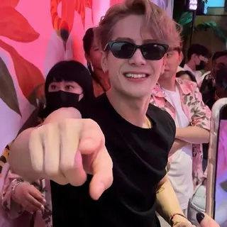 FB余额户 大草莓🍓 头像