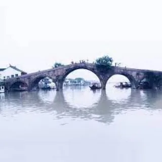 伤心桥下春波绿，曾是惊鸿照影来。 头像